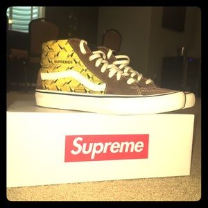 100% authentic supreme vans/dm for more proof